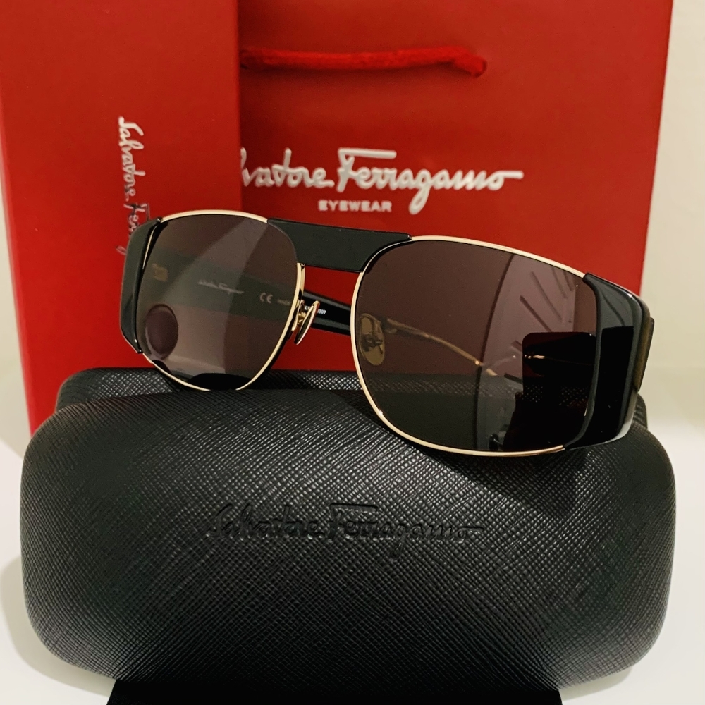 FERRAGAMO Sunglasses Style SF267S in Black & Gold - Picture 6 of 10